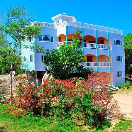 Hotel Jah Freedom Negril Esterno foto