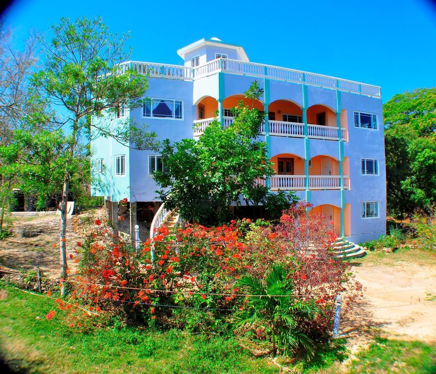 Hotel Jah Freedom Negril Esterno foto