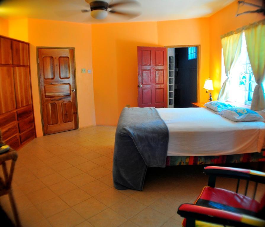 Hotel Jah Freedom Negril Esterno foto