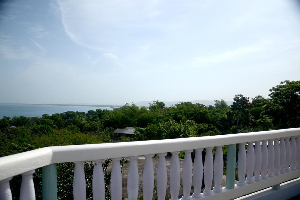 Hotel Jah Freedom Negril Esterno foto
