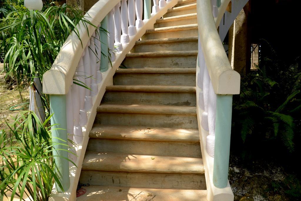 Hotel Jah Freedom Negril Esterno foto